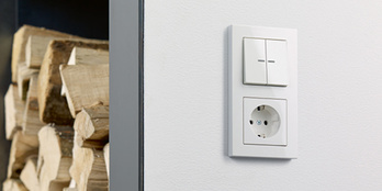 JUNG KNX Taster F 10 bei Elektrotechnik Gumpp in Buttenwiesen