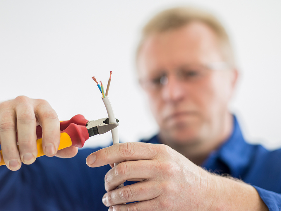 C F021729 bei Elektrotechnik Gumpp in Buttenwiesen